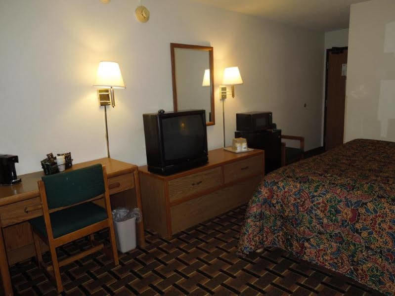 Super 8 By Wyndham Kent/Akron Area Kültér fotó